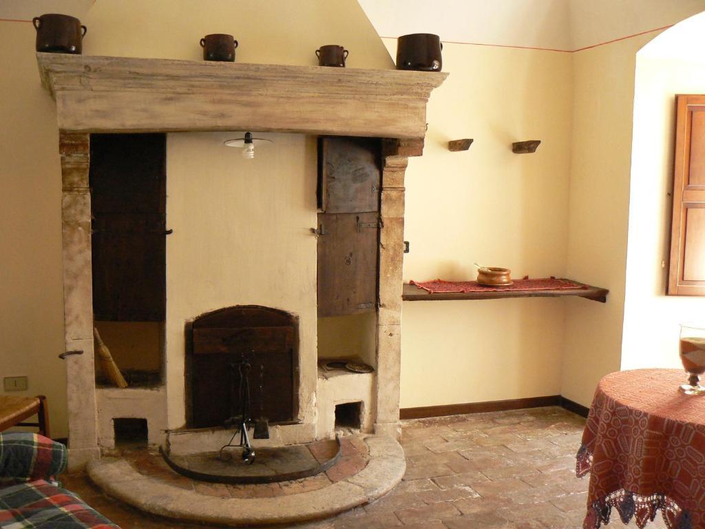 Residence Il Palazzo Santo Stefano Di Sessanio Kamer foto